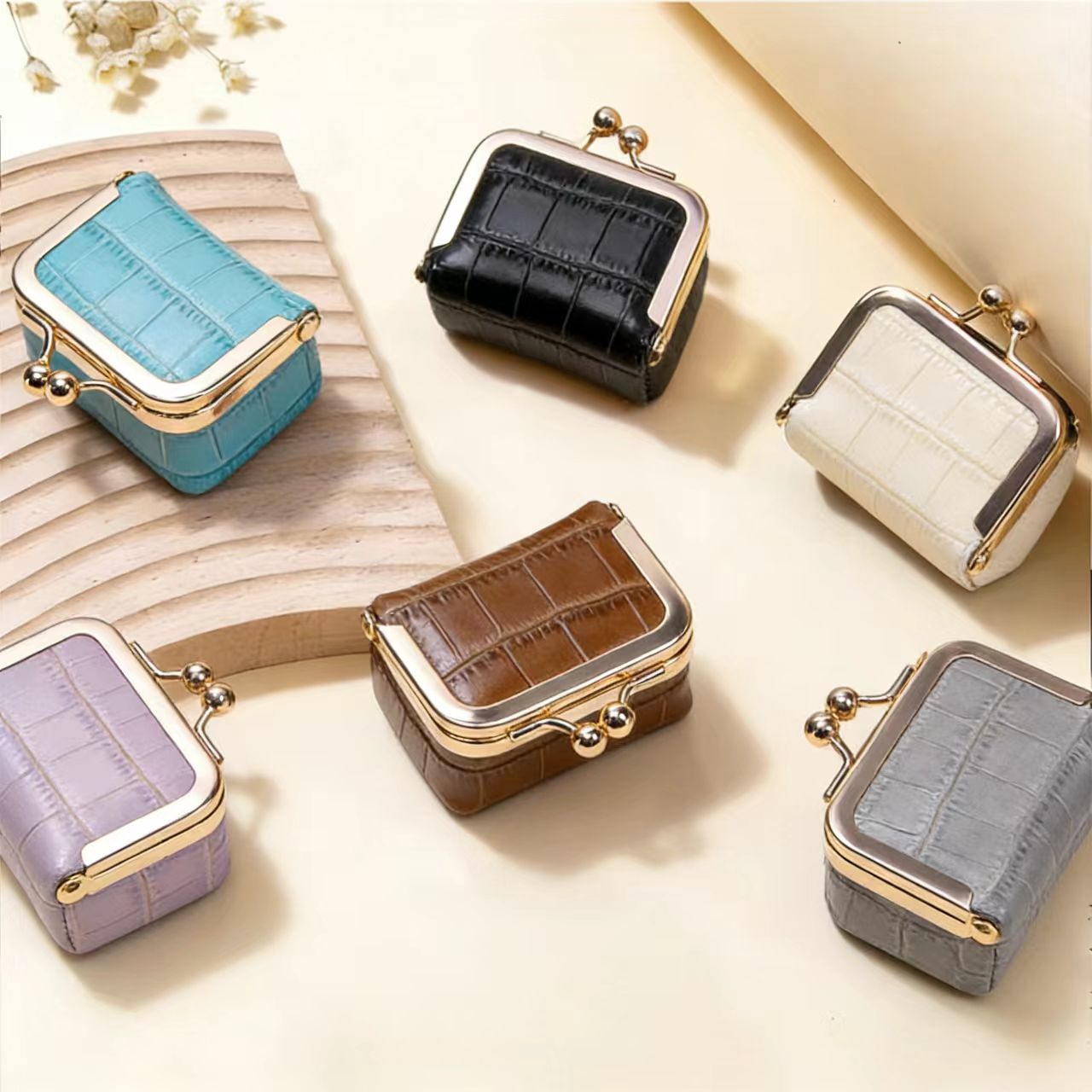 Portable Earbud Jewelry Holder